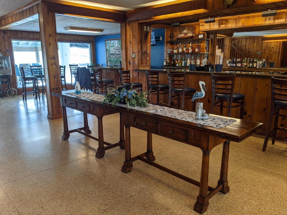 Riverboat Inn & Suites Madison Bagian luar foto