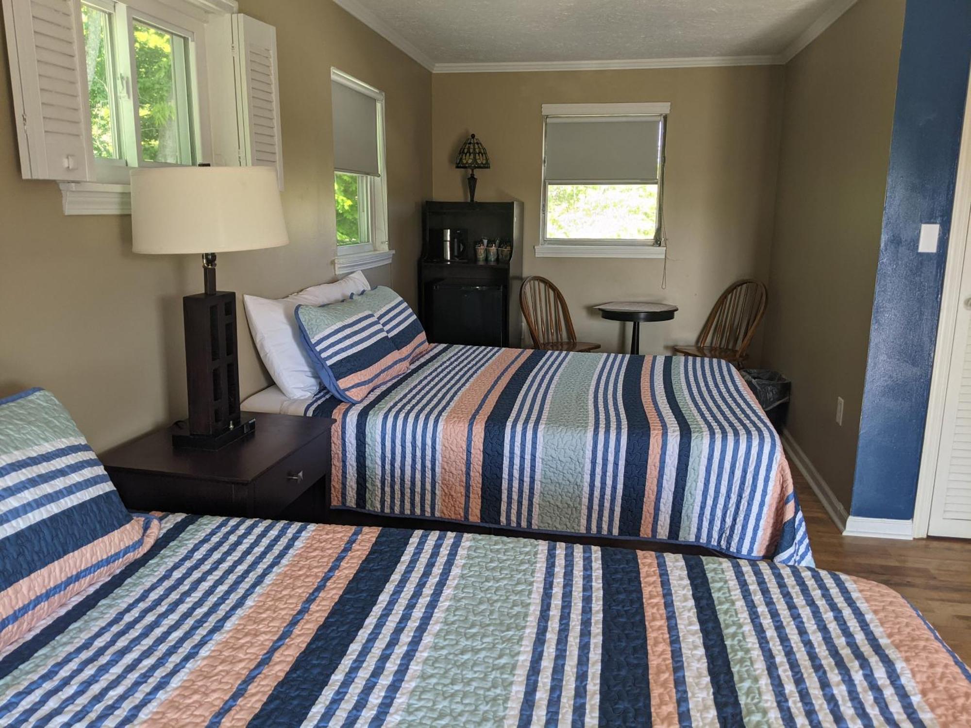 Riverboat Inn & Suites Madison Bagian luar foto