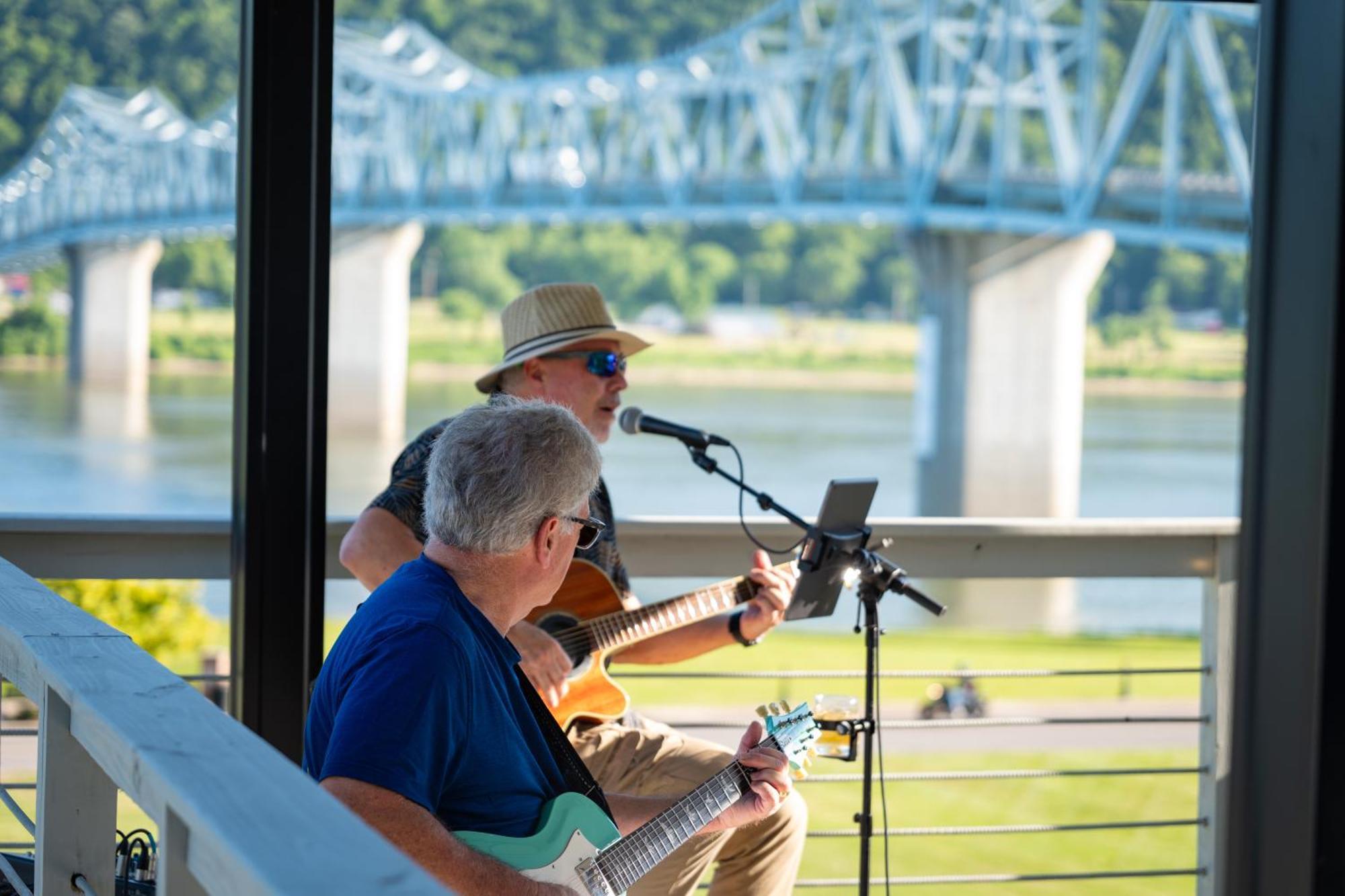 Riverboat Inn & Suites Madison Bagian luar foto