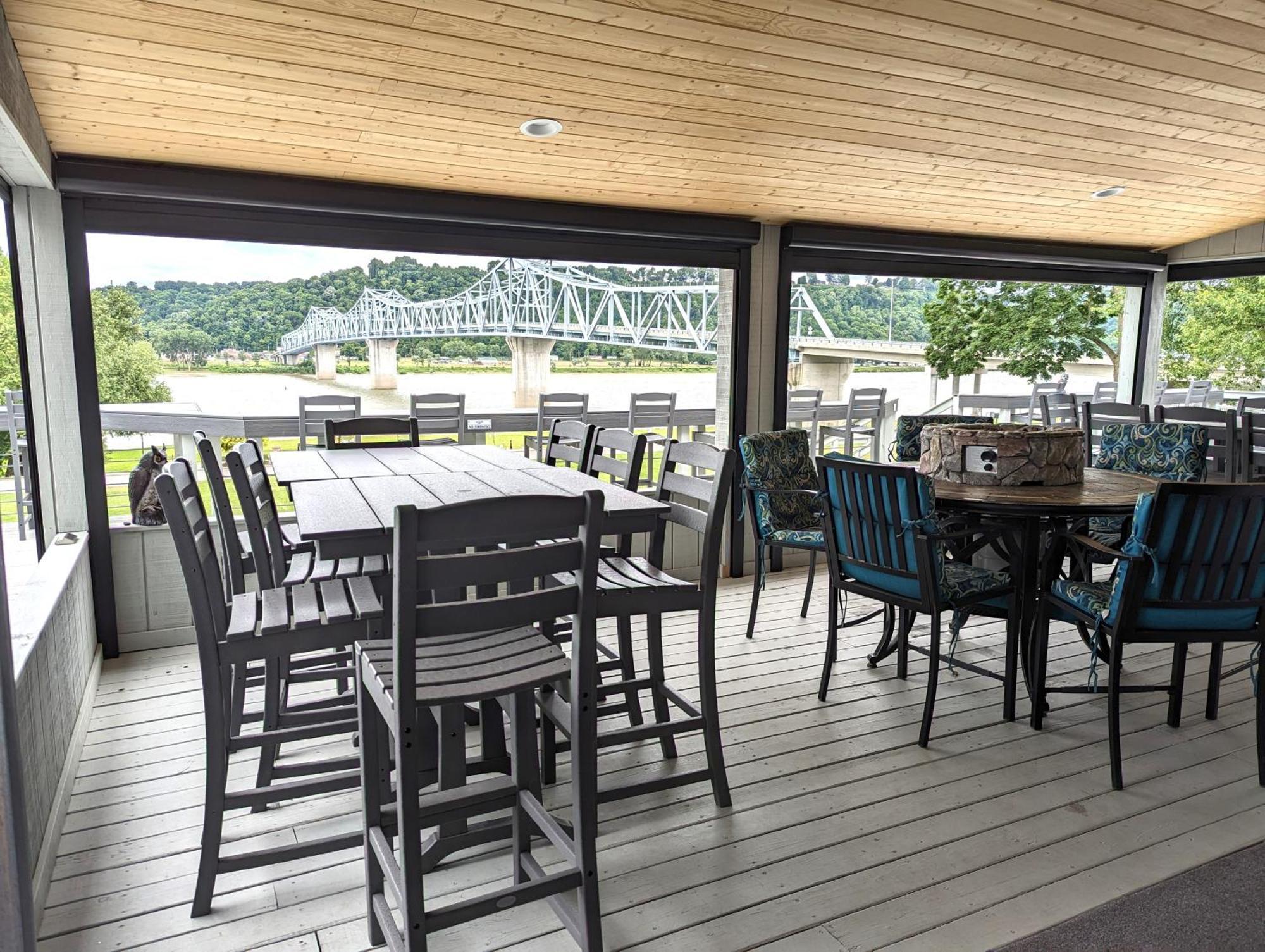 Riverboat Inn & Suites Madison Bagian luar foto