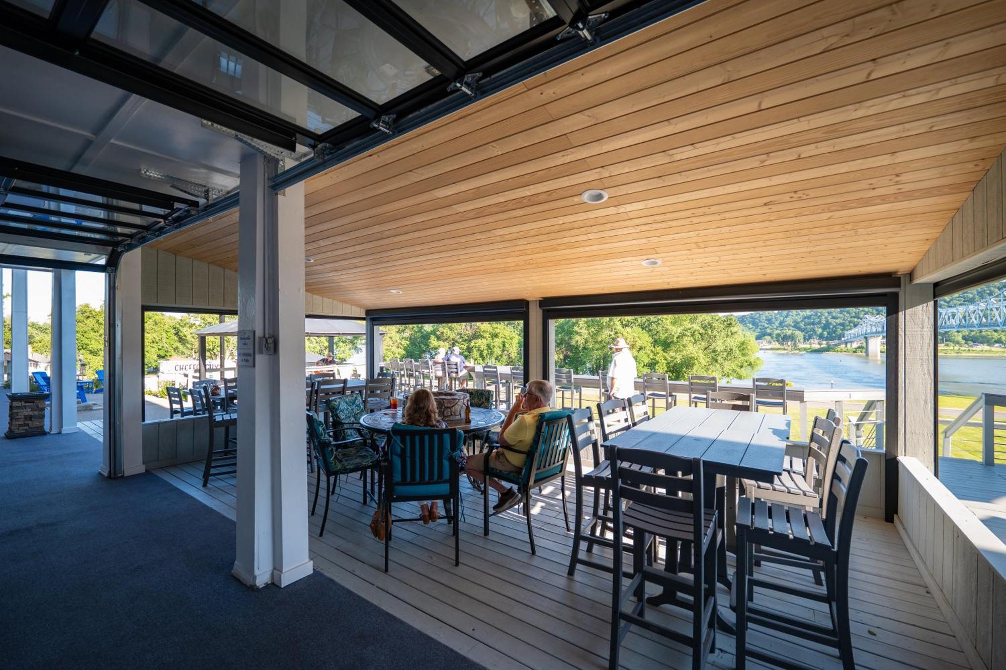 Riverboat Inn & Suites Madison Bagian luar foto