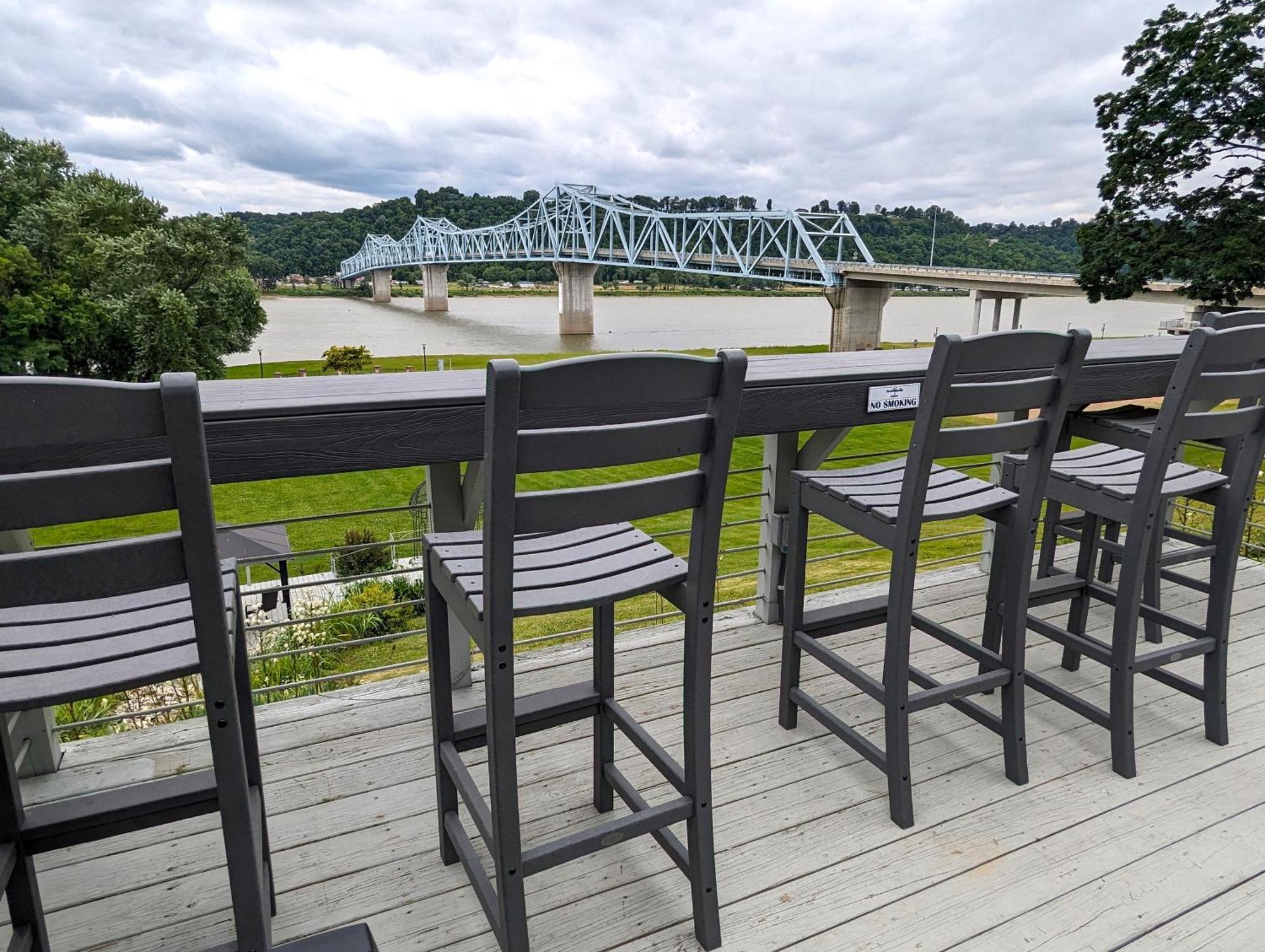 Riverboat Inn & Suites Madison Bagian luar foto