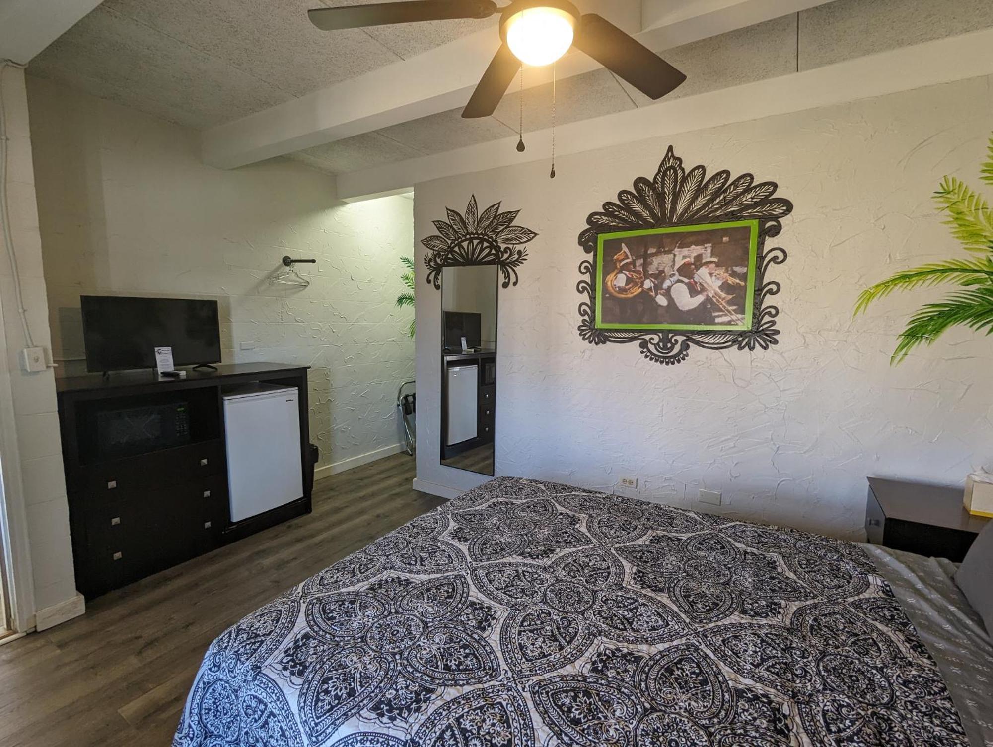 Riverboat Inn & Suites Madison Bagian luar foto