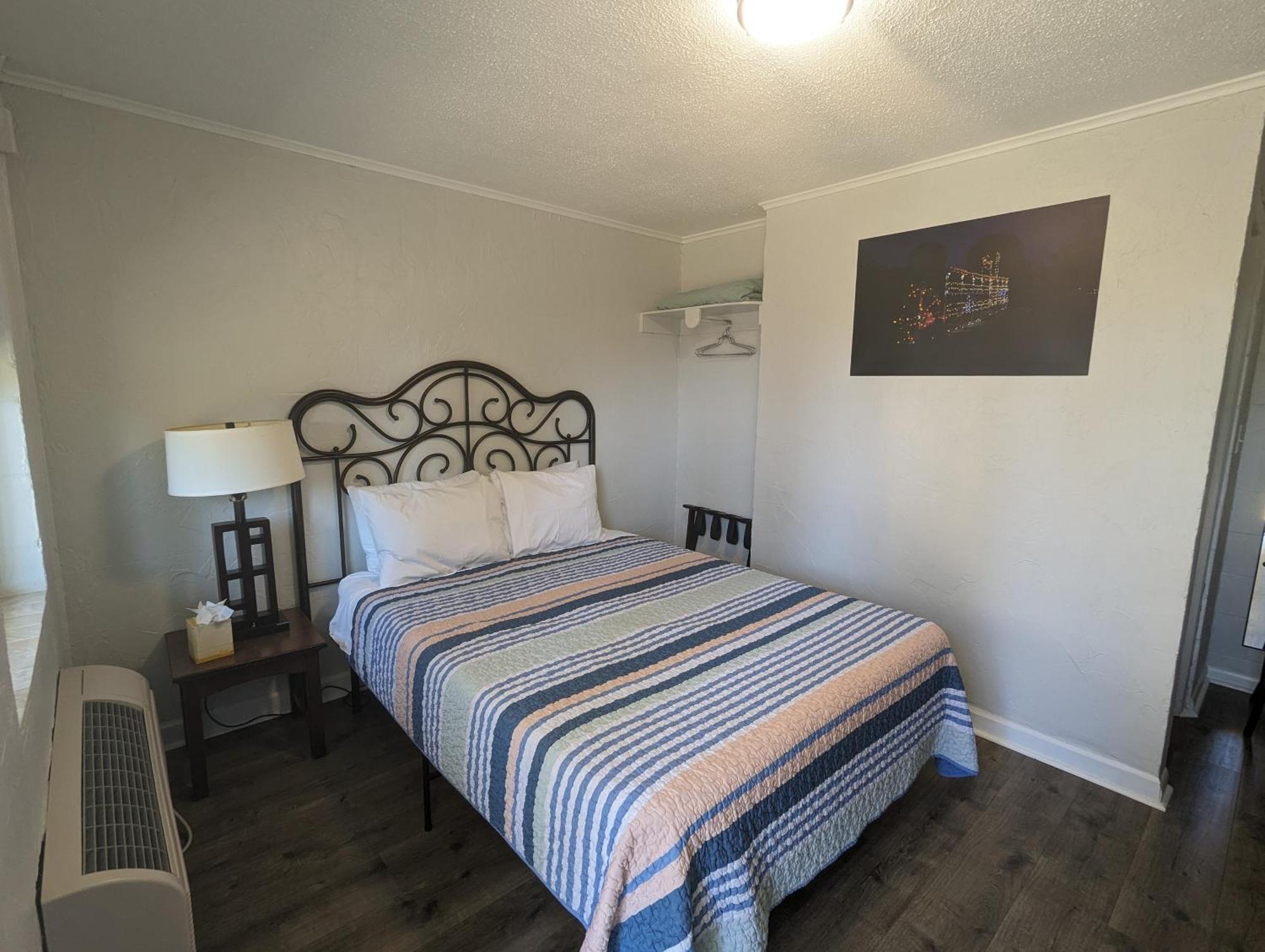 Riverboat Inn & Suites Madison Bagian luar foto